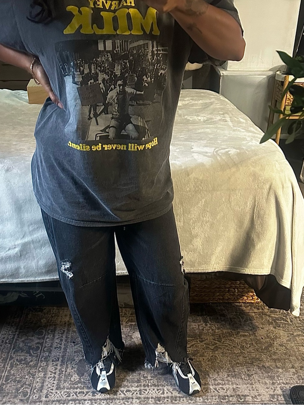Distressed Black Boyfriend Jeans